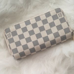 Used like new LV wallet